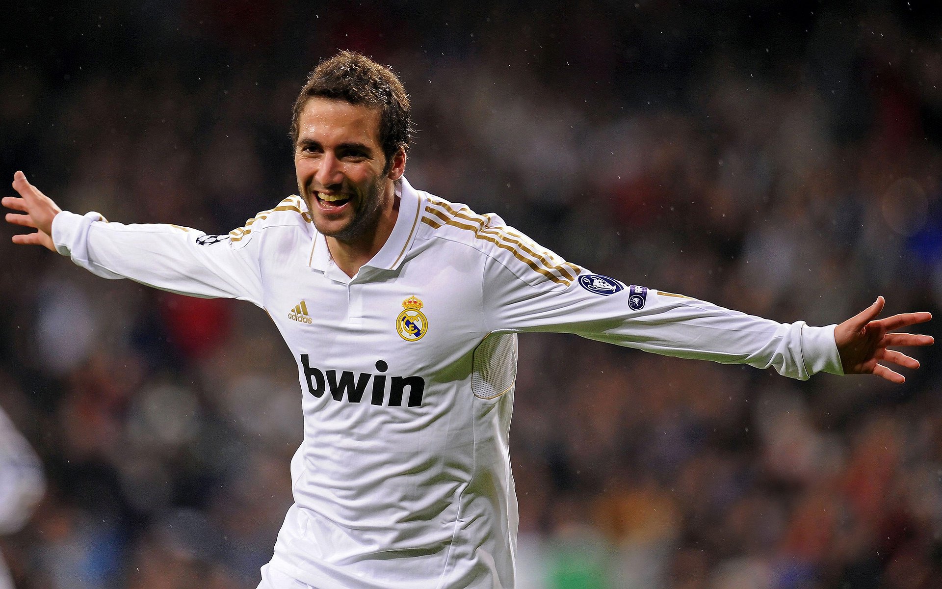 《探索未来:电竞产业的虚拟现实科技应用》,未来电竞市场前景巨大