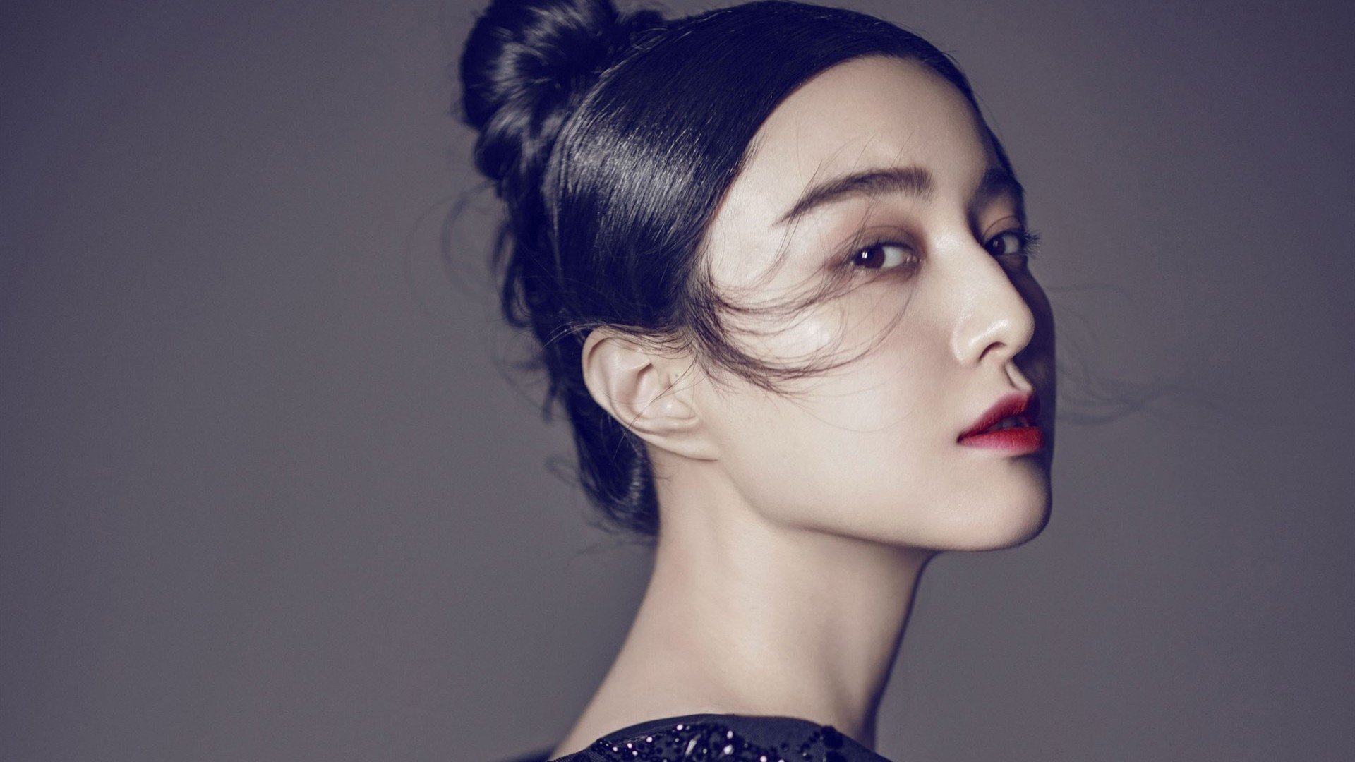 尽管球队大起大落,骑士依旧坚韧不拔,骑士队的