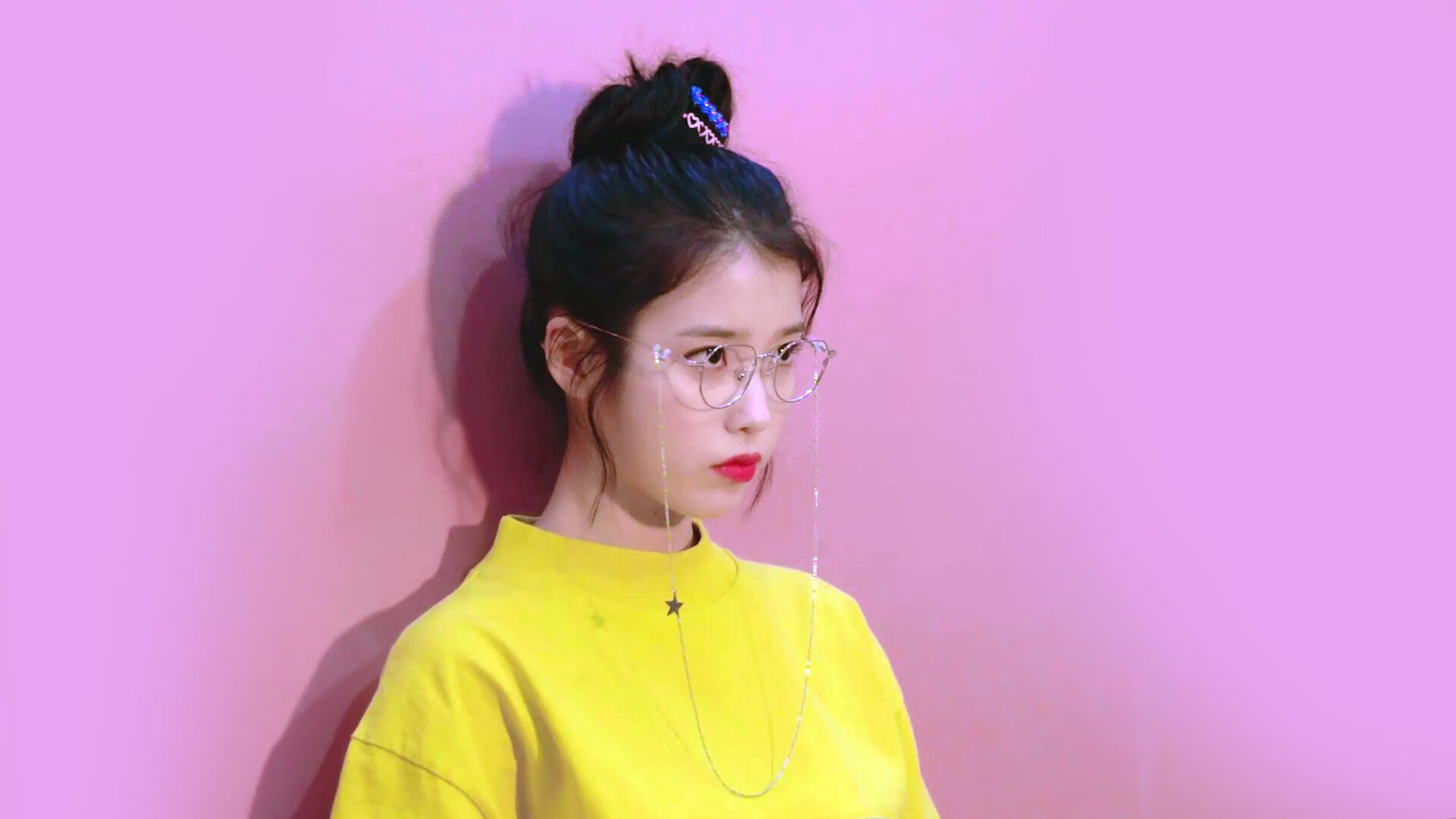 库兹马诺维奇在巴黎奥运会手球比赛中展现出出色的指挥能力，库兹马球技