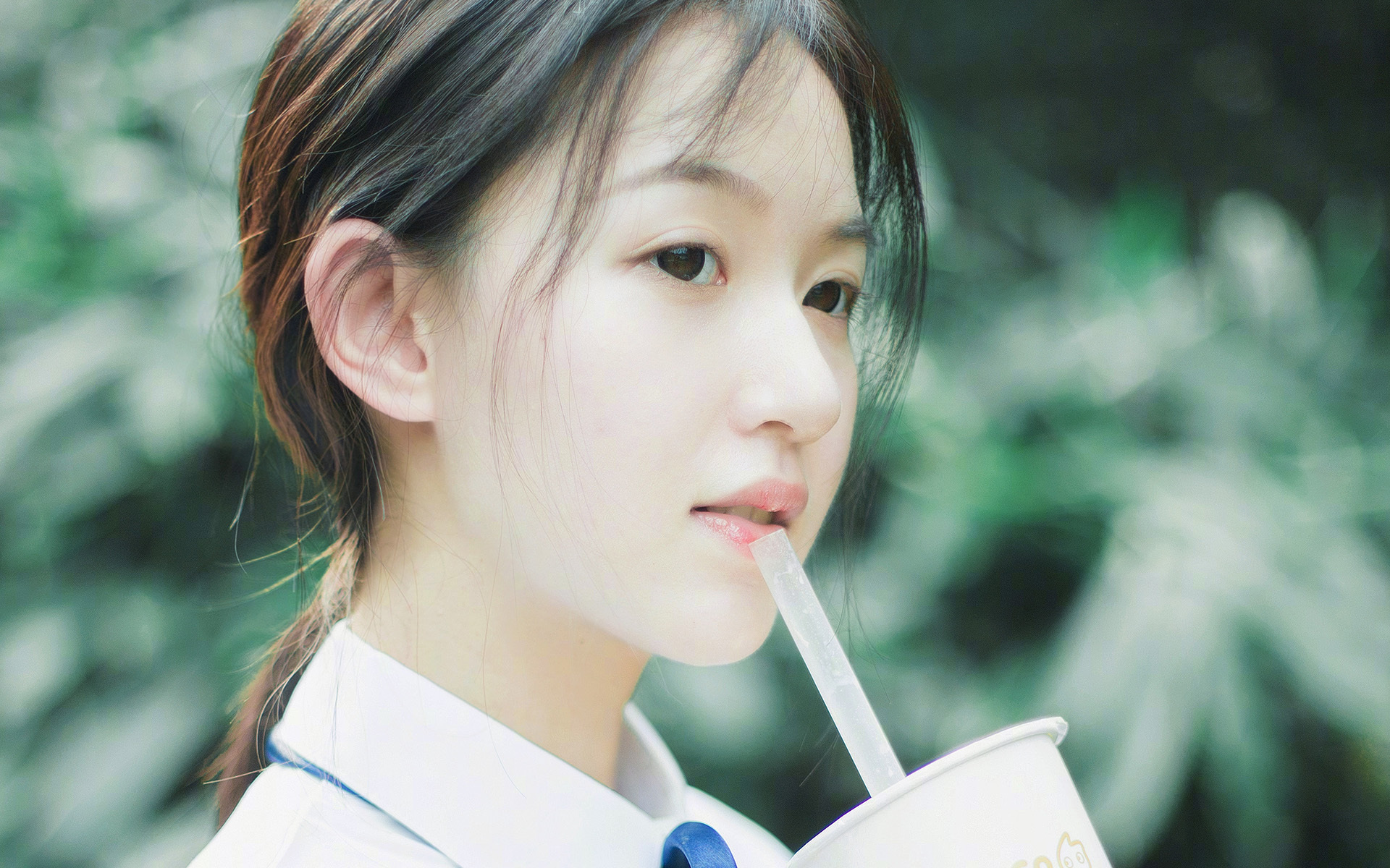 “电动冲浪:东三叉湖赛场带来科技与激情的完美融合”